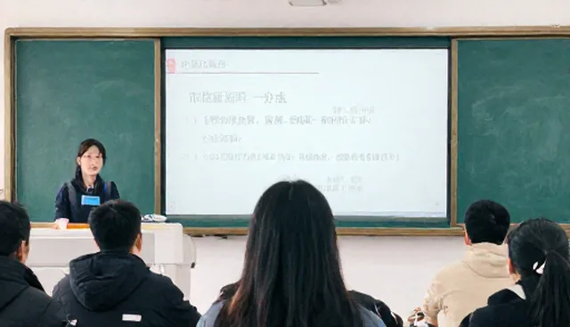 在线课程使用与维护建议：技术更新的应对策略